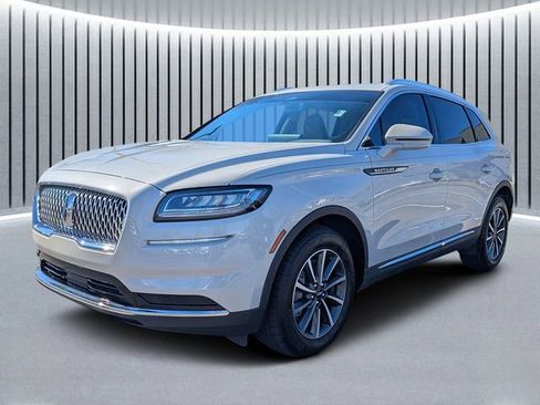 Used 2022 Lincoln Nautilus FWD image 7