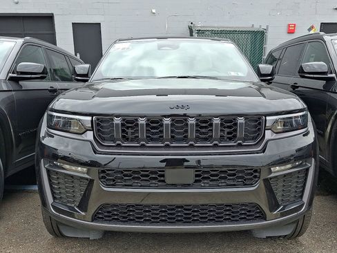 New 2026 Jeep Grand Cherokee Limited AWD/4WD image 2