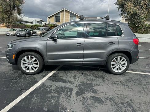 Used 2012 Volkswagen Tiguan SE image 1