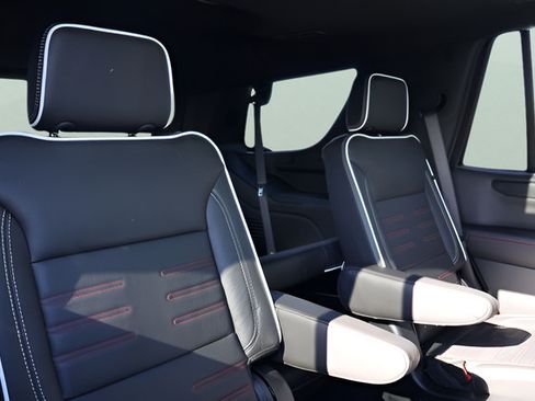 Used 2025 GMC Yukon AT4 Ultimate AWD/4WD image 18