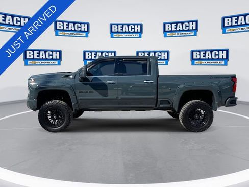 Used 2025 Chevrolet Silverado 2500 LTZ w/ LTZ Premium Package AWD/4WD image 5