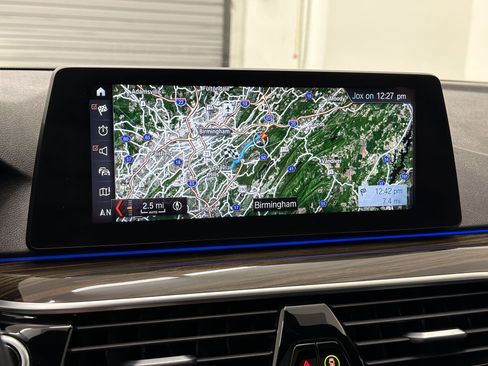 Used 2018 BMW 530e RWD image 18