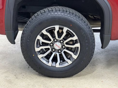 Used 2023 GMC Sierra 1500 AT4 w/ AT4 Premium Package AWD/4WD image 14