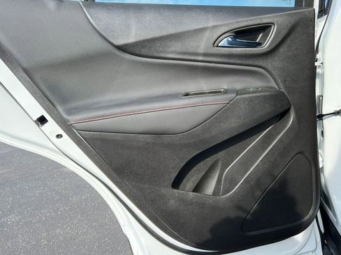 Used 2023 Chevrolet Equinox RS image 38