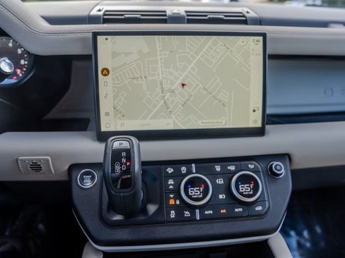 Used 2024 Land Rover Defender 130 S image 10