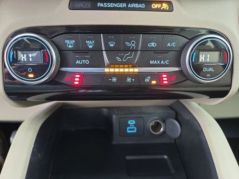 Used 2021 Ford Escape SEL image 14