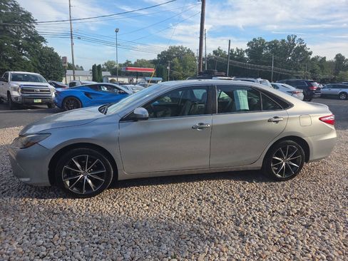 Used 2015 Toyota Camry XSE FWD image 3