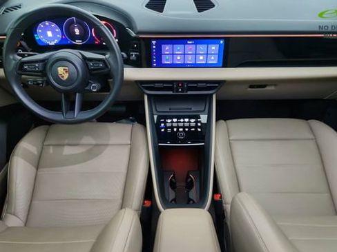 Used 2025 Porsche Macan Electric RWD image 20