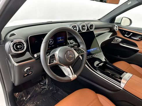 Used 2026 Mercedes-Benz GLC 300 4MATIC image 9