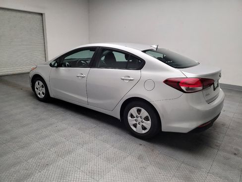 Used 2017 Kia Forte LX FWD image 3