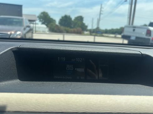Used 2011 Toyota Sienna XLE FWD image 29