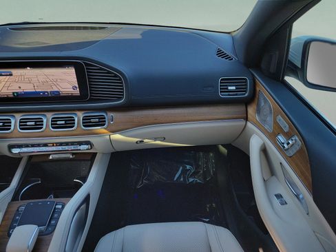 Certified 2025 Mercedes-Benz GLS 450 4MATIC image 22