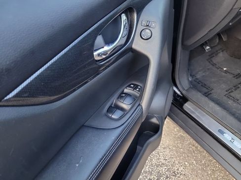 Used 2016 Nissan Rogue SL w/ SL Premium Package FWD image 17
