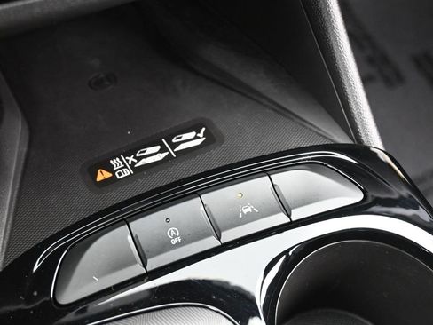 Used 2025 Buick Envista Sport Touring w/ Convenience II Package image 25