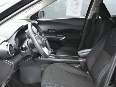 Used 2023 Nissan Kicks SV image 16