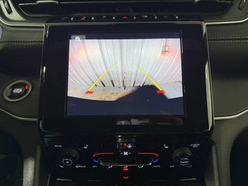 New 2025 Jeep Grand Cherokee L Laredo image 14