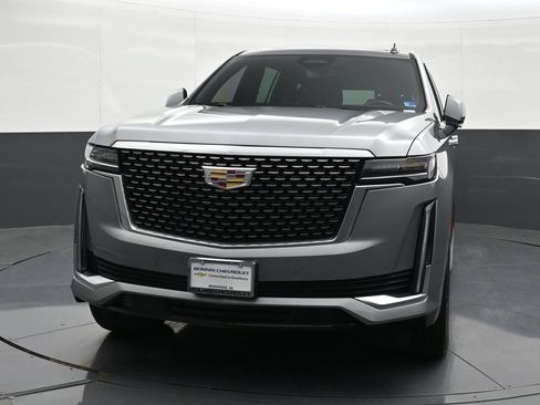 Used 2024 Cadillac Escalade ESV Premium Luxury AWD/4WD image 8