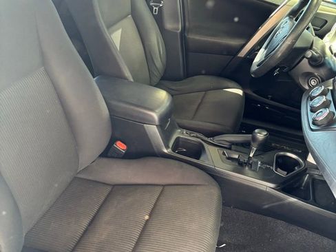 Used 2017 Toyota RAV4 LE image 3