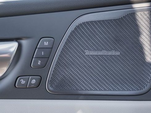 New 2026 Volvo XC60 B5 Ultra w/ Protection Package Premier image 40