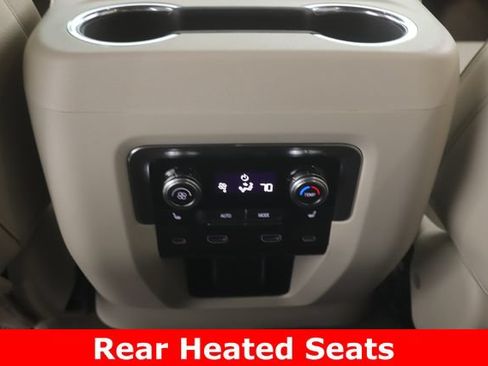 Used 2026 GMC Yukon Denali w/ Advanced Technology Package AWD/4WD image 31