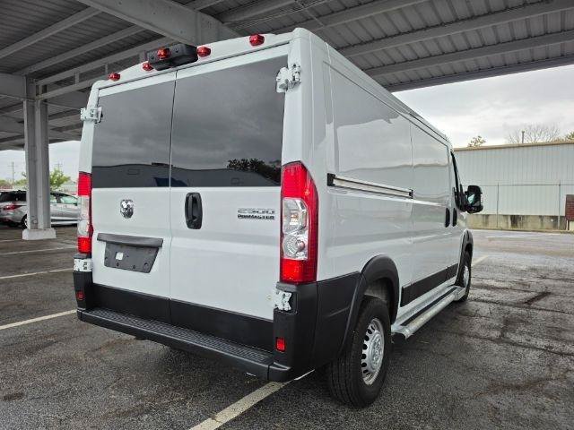 Used 2025 RAM ProMaster 2500 w/ U-Haul Equipment Group FWD image 5