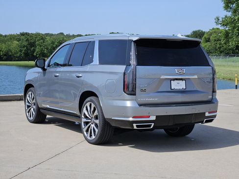 New 2026 Cadillac Escalade Luxury w/ Touring Package AWD/4WD image 3