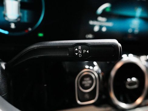 Used 2023 Mercedes-Benz GLA 250 4MATIC image 24