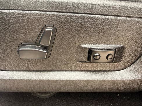 Used 2019 RAM 1500 Warlock AWD/4WD image 13