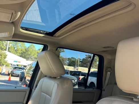 Used 2016 Ford Expedition Limited image 10