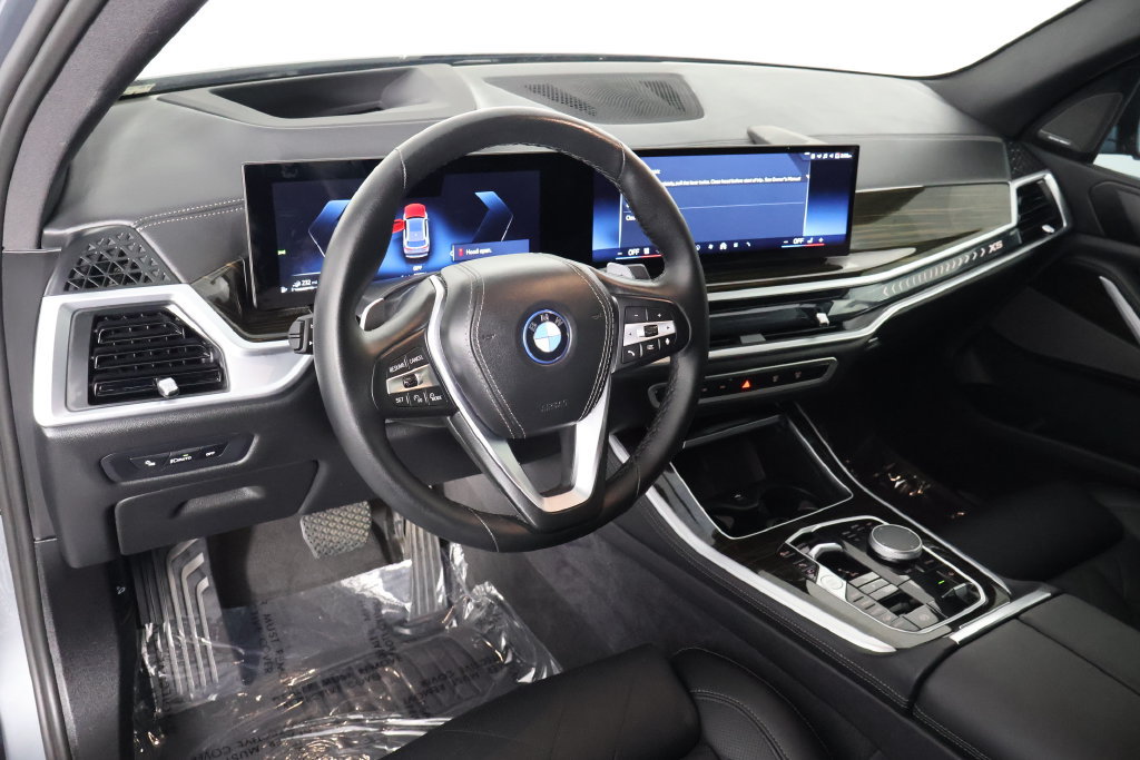 Certified 2025 BMW X5 xDrive50e w/ Climate Comfort Package AWD/4WD image 14