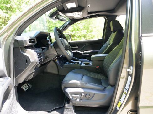 Used 2025 Toyota Tacoma TRD Sport w/ TRD Sport Premium Package image 25