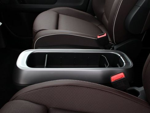 New 2025 Volkswagen ID. Buzz Pro S image 17