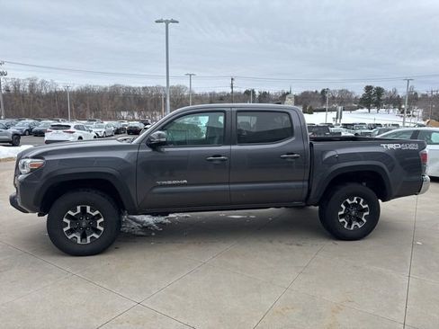 Used 2023 Toyota Tacoma TRD Off-Road image 4