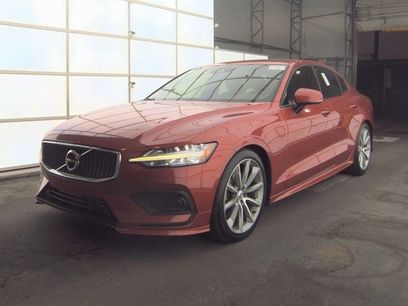 Used 2019 Volvo S60 T5 Momentum w/ Premium Package