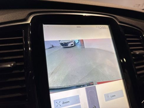 Used 2017 Volvo XC90 T5 R-Design image 20