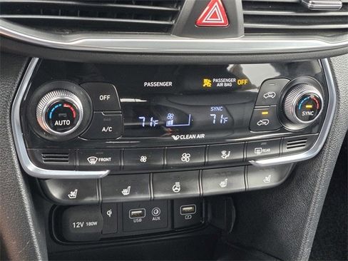 Used 2020 Hyundai Santa Fe Limited image 16