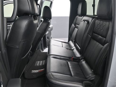 Used 2022 Nissan Frontier PRO-4X w/ Pro-4X Premium Package image 15