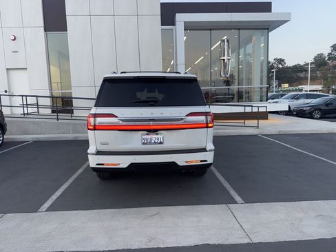 Used 2020 Lincoln Navigator Reserve w/ Equipment Group 208A Reserve AWD/4WD image 13