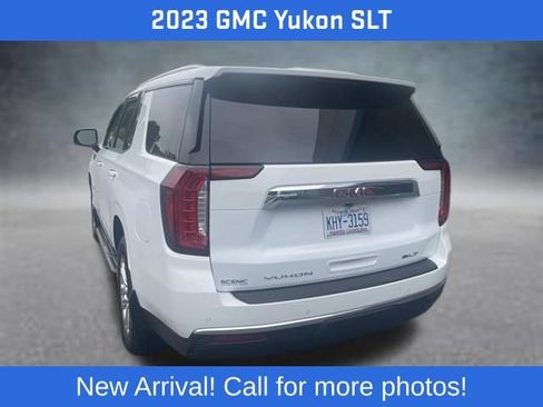 Used 2023 GMC Yukon SLT w/ SLT Luxury Package AWD/4WD image 2