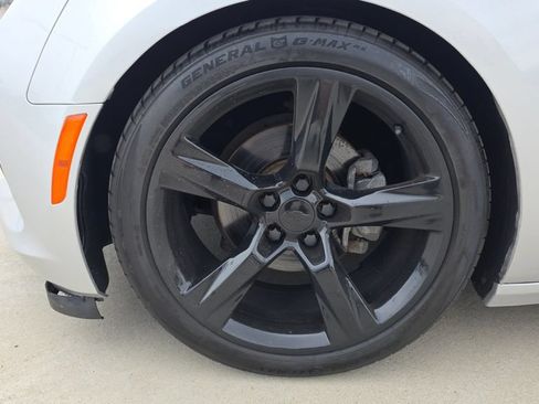 Used 2017 Chevrolet Camaro LT w/ RS Package RWD image 10