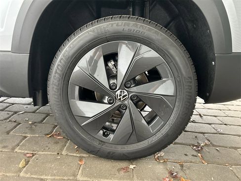 New 2026 Volkswagen Taos S image 43