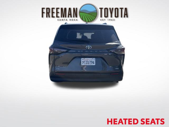 Used 2025 Toyota Sienna XLE FWD image 6