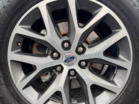 Used 2017 Ford Expedition XLT w/ Equipment Group 202A image 10