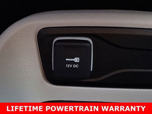 Used 2024 Chrysler Voyager LX image 26