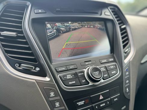 Used 2013 Hyundai Santa Fe Limited w/ Technology Pkg AWD/4WD image 19