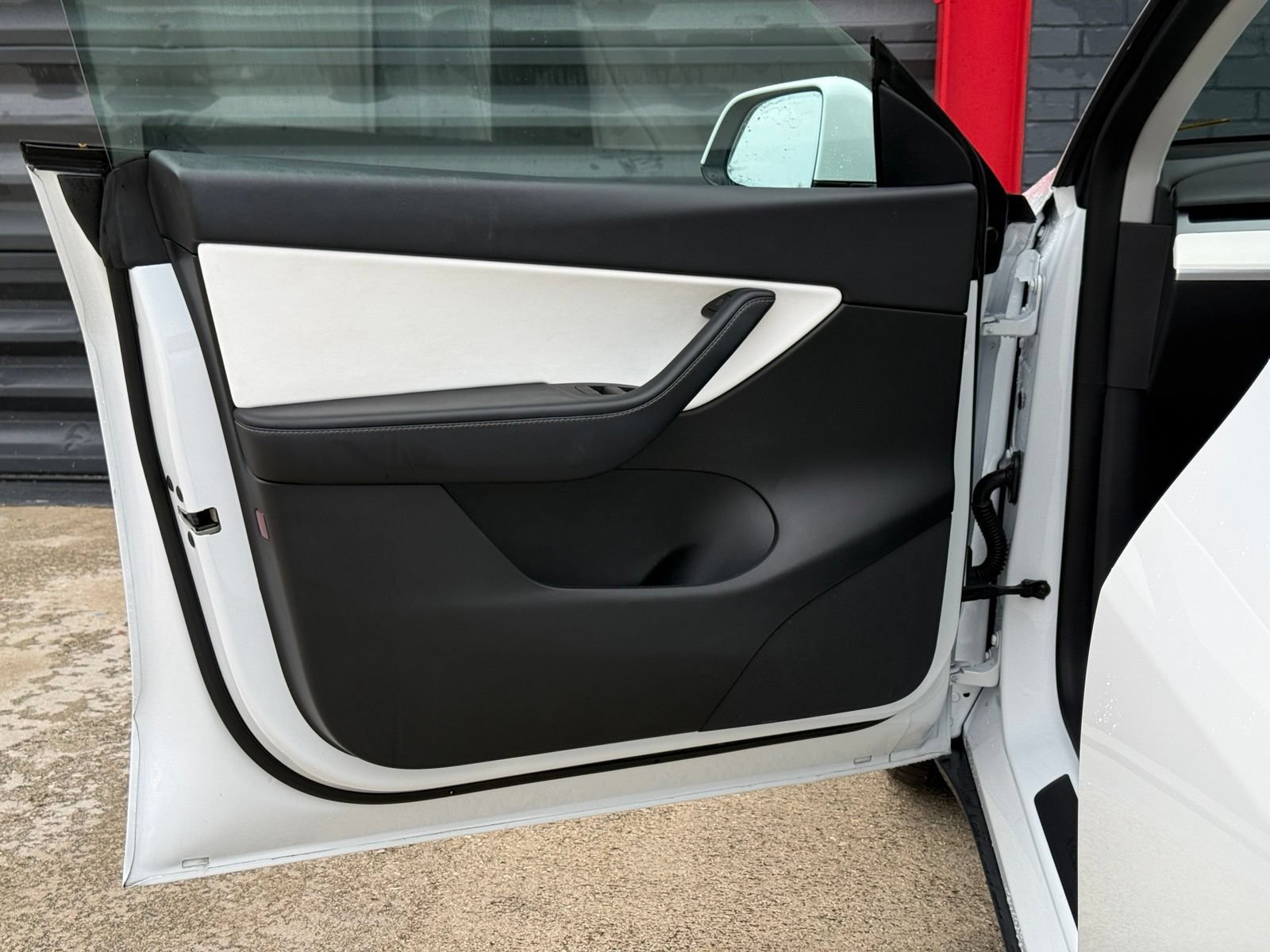 Used 2022 Tesla Model Y Long Range AWD/4WD image 13
