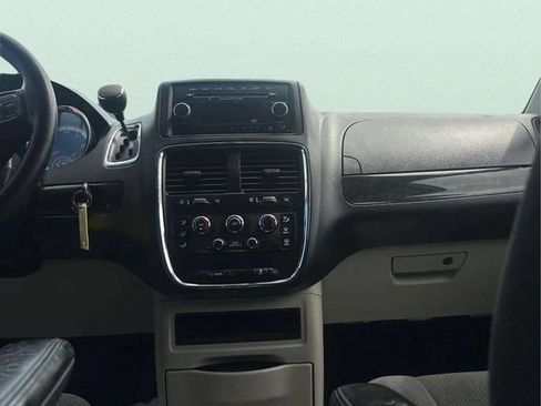 Used 2013 Dodge Grand Caravan SE FWD image 14