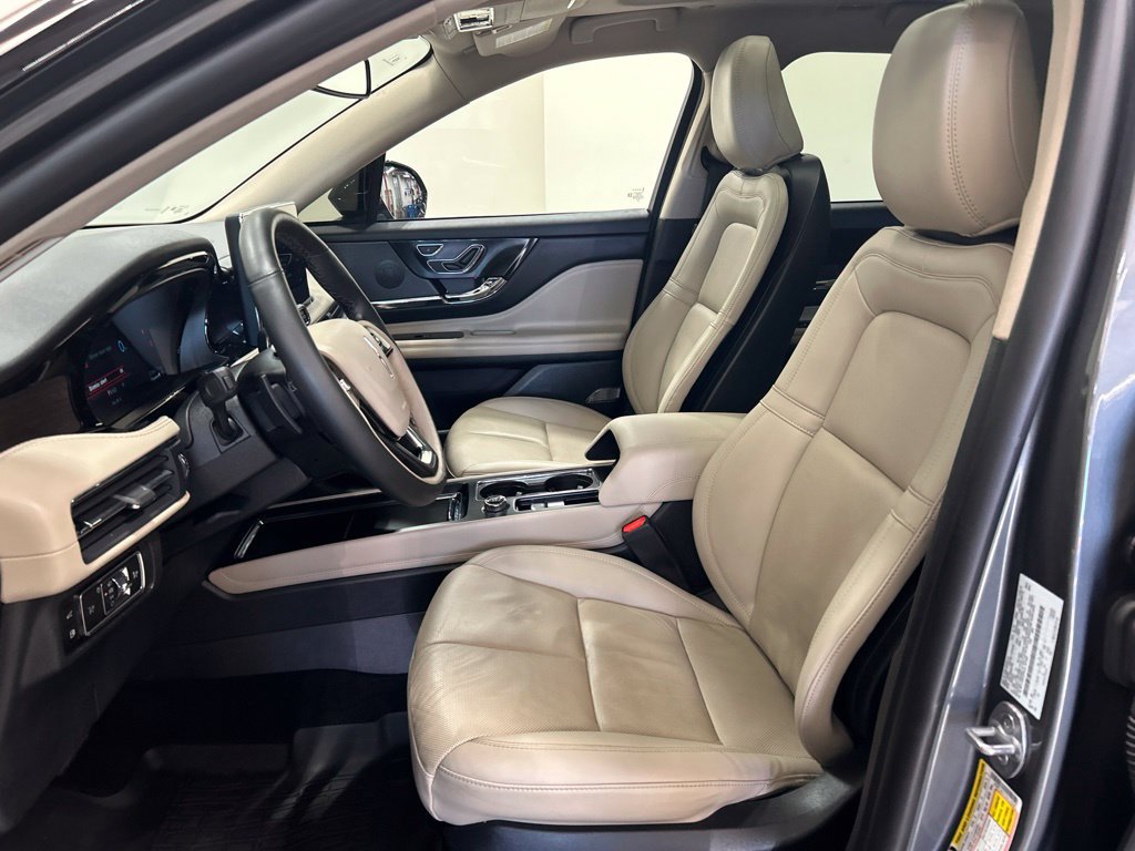 Certified 2025 Lincoln Corsair Grand Touring w/ Rear Removable Package Tray AWD/4WD image 10