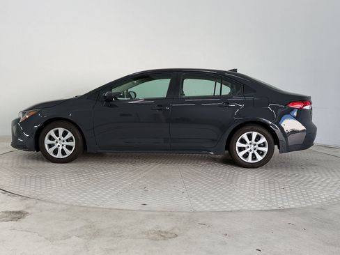 Used 2025 Toyota Corolla LE FWD image 2