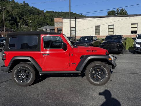 Certified 2023 Jeep Wrangler Sport AWD/4WD image 37